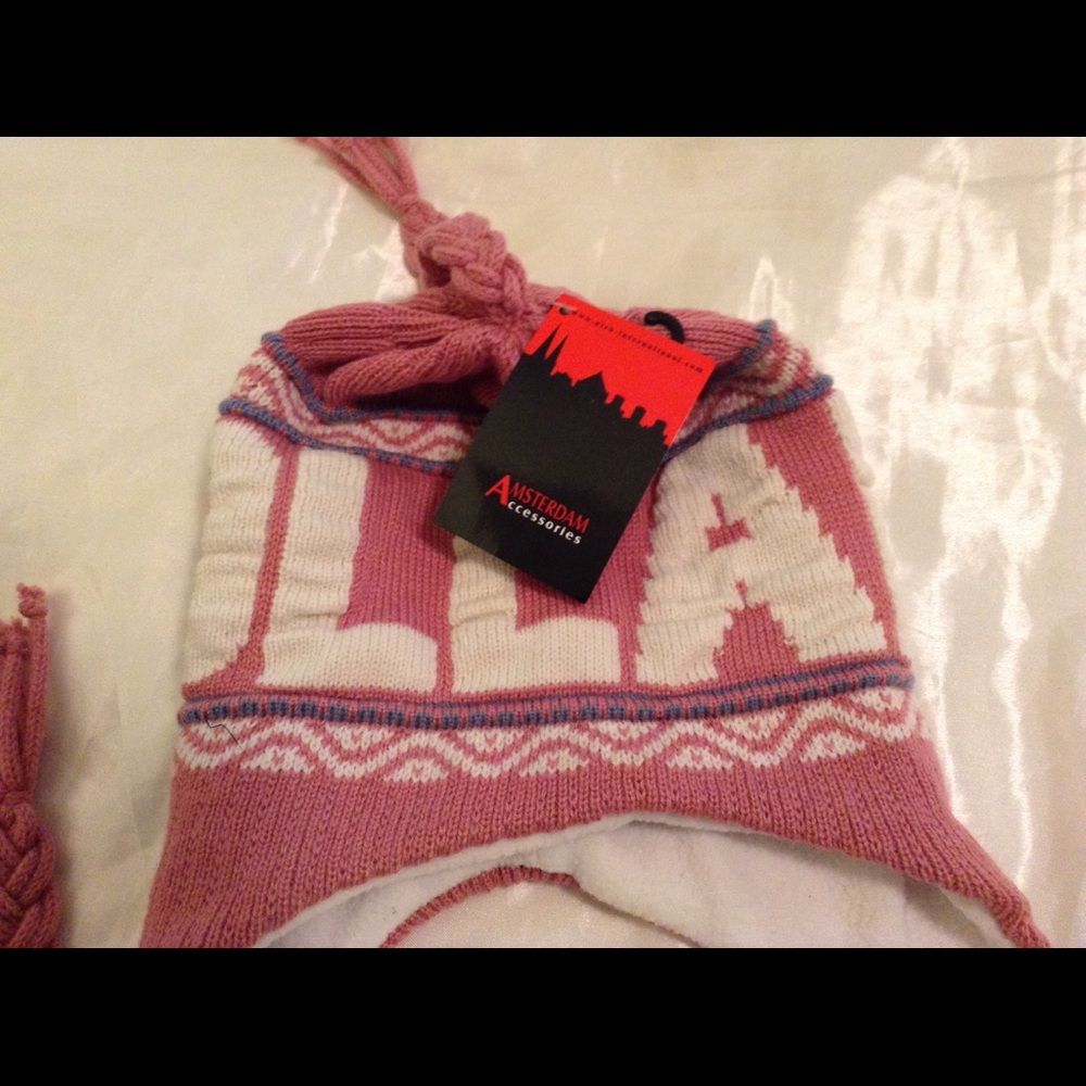 Lady's cap